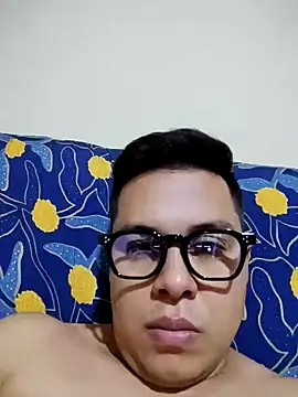 Snapshot of Ed_jsa chatting on 10/13/25, 01:05 Ed jsa online show from 10/13/25, 01:05