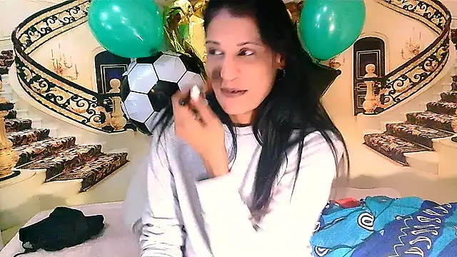 Snapshot of IndianSexcSmyle chatting on 07/18/26, 05:33 IndianSexcSmyle online show from 07/18/26, 05:33
