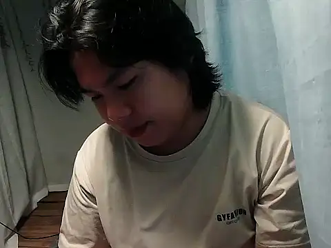 Huntrix2025 online show from 11/20/25, 08:41