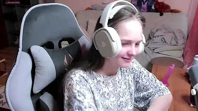 SharybbFace online show from 04/22/26, 03:02