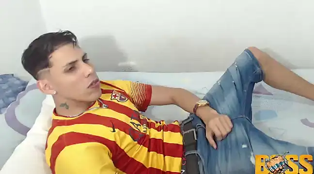 Snapshot of kingfm chatting on 01/12/25, 12:39 kingfm online show from 01/12/25, 12:39