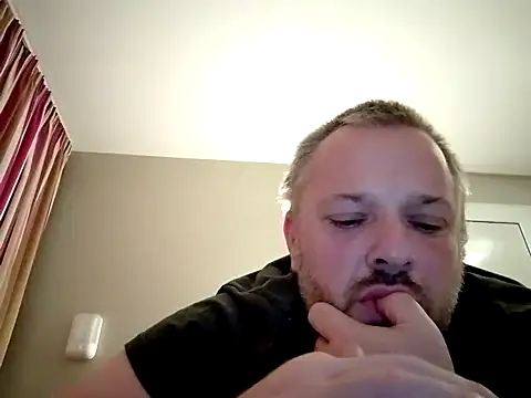 Snapshot of Yannor36 chatting on 09/17/25, 10:22 Yannor36 online show from 09/17/25, 10:22