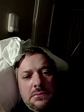 Snapshot of Yannor36 chatting on 10/30/25, 02:35 Yannor36 online show from 10/30/25, 02:35