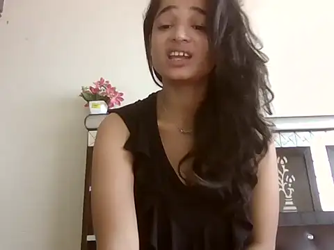 Snapshot of veronica_97 chatting on 10/05/25, 10:24 veronica 97 online show from 10/05/25, 10:24