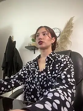 Snapshot of Sabriinaa_Foxx chatting on 04/27/26, 02:15 Sabriinaa Foxx online show from 04/27/26, 02:15