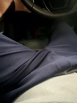 Snapshot of CZpublic chatting on 09/25/25, 03:21 CZpublic online show from 09/25/25, 03:21