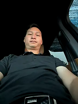 Snapshot of CZpublic chatting on 10/18/25, 11:27 CZpublic online show from 10/18/25, 11:27