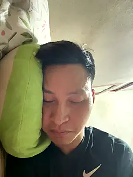 Snapshot of CZpublic chatting on 10/21/25, 06:08 CZpublic online show from 10/21/25, 06:08