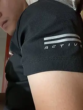 Snapshot of CZpublic chatting on 10/22/25, 01:33 CZpublic online show from 10/22/25, 01:33