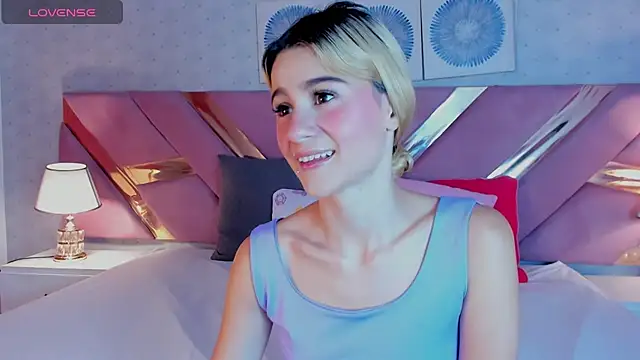 ChloeLaurentt online show from 11/12/25, 01:22