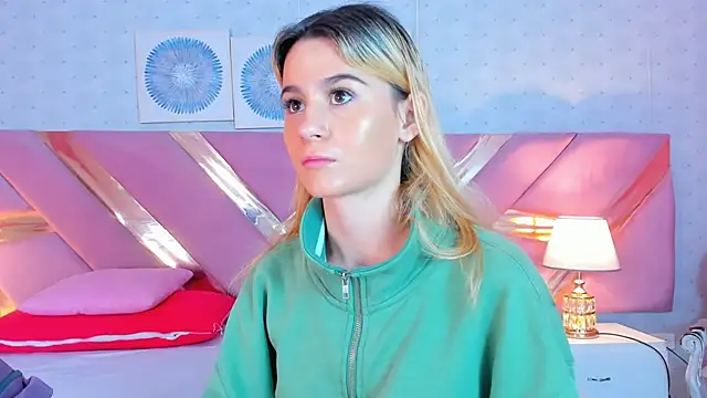 ChloeLaurentt online show from 12/04/25, 02:15