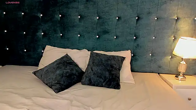 LiilyAdams online show from 11/25/25, 08:09