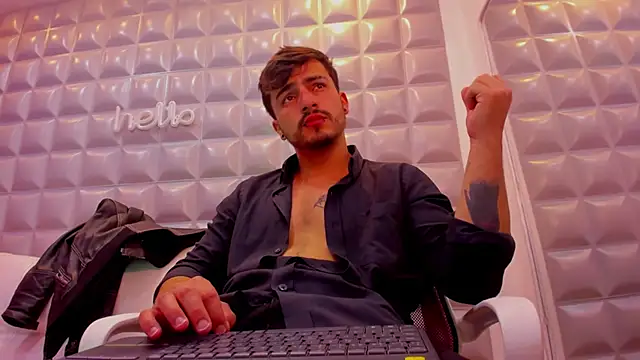 Jack Daniel   online show from 10/01/25, 02:56