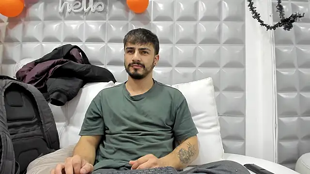 Jack Daniel   online show from 10/21/25, 02:29