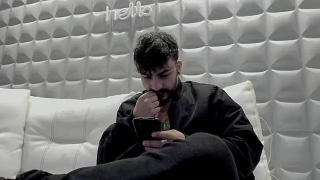 Jack Daniel   online show from 11/25/25, 02:28