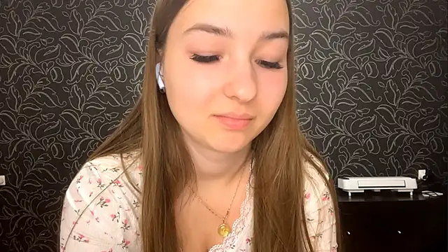 GemmaGunter online show from 12/22/25, 03:09