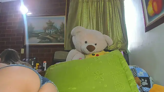 LatinaMature  online show from 03/15/26, 12:11