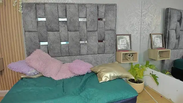 Nicky Brown  online show from 10/02/25, 03:35
