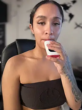 Isabella-Teen online show from 05/08/26, 01:38