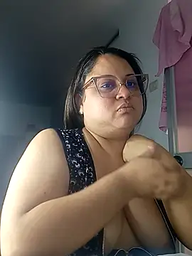 Chiki hot92 online show from 10/14/25, 06:20