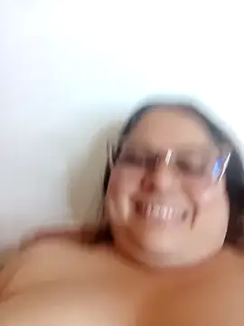 Chiki hot92 online show from 10/22/25, 12:22