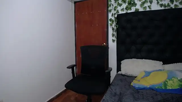 isabel 09 online show from 10/23/25, 03:33