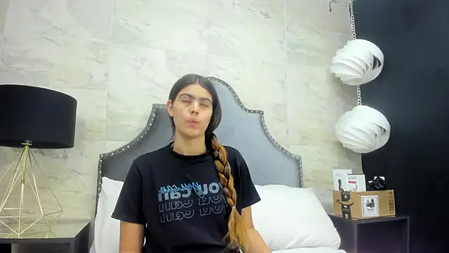 isabel 09 online show from 07/10/26, 05:15