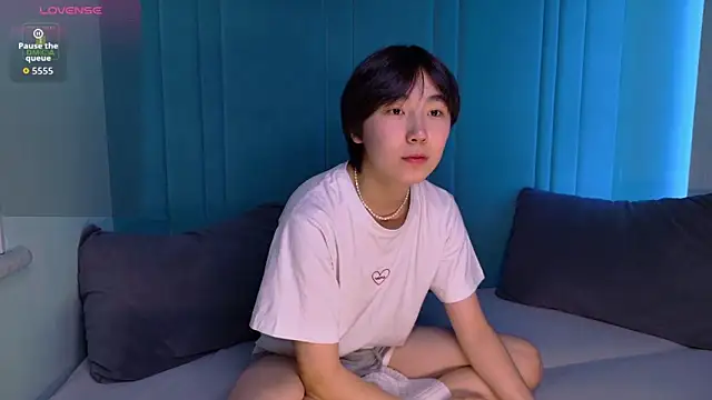 HeejinWang online show from 11/19/25, 08:20