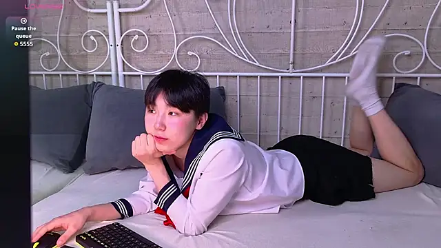 HeejinWang online show from 12/16/25, 04:28