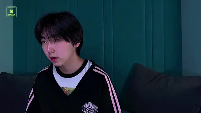Snapshot of HeejinWang chatting on 06/24/26, 04:22 HeejinWang online show from 06/24/26, 04:22