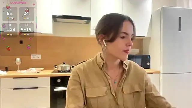 FavorLeila online show from 09/24/25, 01:14
