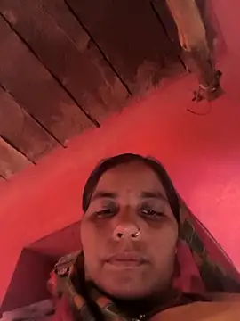 Snapshot of Hot_kadi83 chatting on 10/05/25, 04:33 Hot kadi83 online show from 10/05/25, 04:33