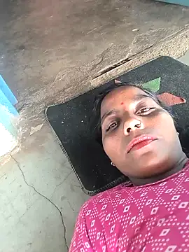 Snapshot of Hot_kadi83 chatting on 10/10/25, 06:56 Hot kadi83 online show from 10/10/25, 06:56