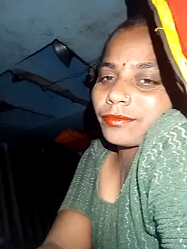 Snapshot of Hot_kadi83 chatting on 10/15/25, 04:29 Hot kadi83 online show from 10/15/25, 04:29