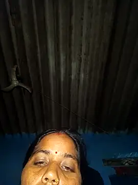 Snapshot of Hot_kadi83 chatting on 10/25/25, 08:14 Hot kadi83 online show from 10/25/25, 08:14