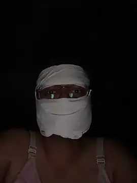 Mo000000  online show from 04/12/26, 06:13