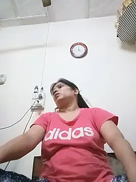 Snapshot of aliya-jaan71 chatting on 05/30/26, 10:34 aliya-jaan71 online show from 05/30/26, 10:34