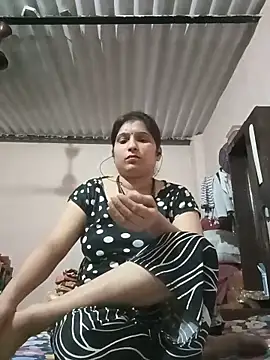 Snapshot of aliya-jaan71 chatting on 05/31/26, 04:36 aliya-jaan71 online show from 05/31/26, 04:36