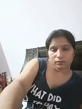 Snapshot of aliya-jaan71 chatting on 07/22/26, 08:00 aliya-jaan71 online show from 07/22/26, 08:00