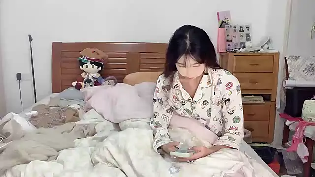 Akong11 online show from 10/05/25, 09:56