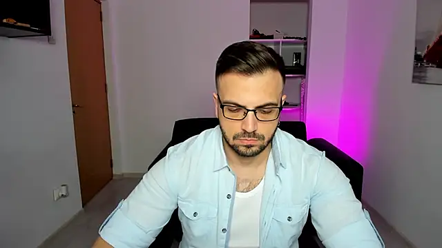 Jace Thorne online show from 10/12/25, 02:38