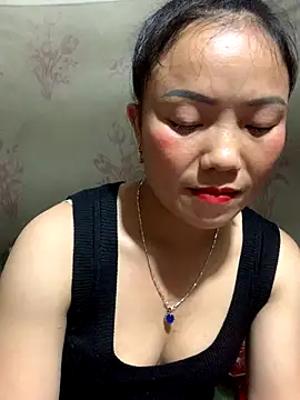 Snapshot of _losrt_cherry_ chatting on 10/11/25, 06:12  losrt cherry  online show from 10/11/25, 06:12