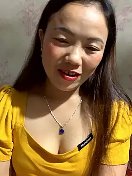 Snapshot of _losrt_cherry_ chatting on 10/15/25, 02:01  losrt cherry  online show from 10/15/25, 02:01
