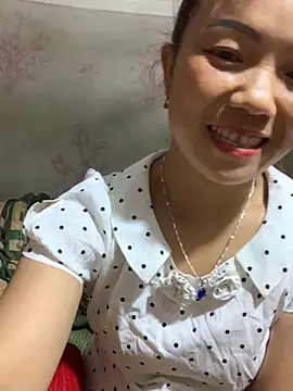 Snapshot of _losrt_cherry_ chatting on 10/25/25, 02:24  losrt cherry  online show from 10/25/25, 02:24