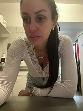 ainaht online show from 04/15/26, 07:37