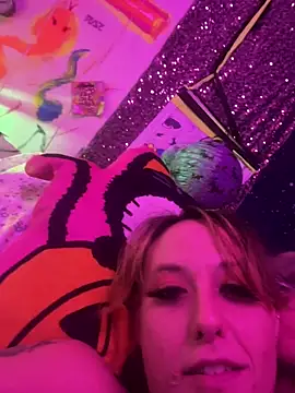 darnette daisy online show from 11/08/25, 07:08