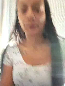 Snapshot of Lauraxxsteen chatting on 09/15/25, 10:37 Lauraxxsteen online show from 09/15/25, 10:37