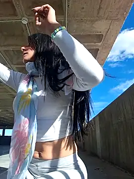 Snapshot of Lauraxxsteen chatting on 10/26/25, 02:12 Lauraxxsteen online show from 10/26/25, 02:12