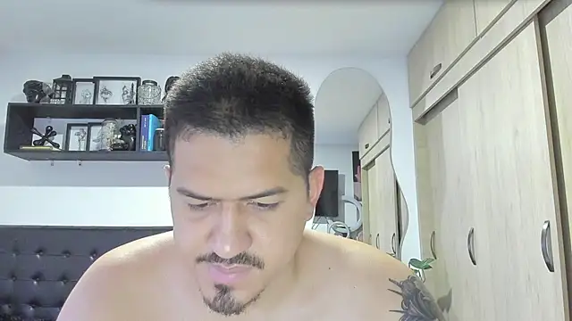 Snapshot of Arnolwilliams chatting on 09/19/25, 11:27 Arnolwilliams online show from 09/19/25, 11:27