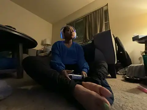 Snapshot of GoddessFatPuss chatting on 09/18/25, 03:30 GoddessFatPuss online show from 09/18/25, 03:30